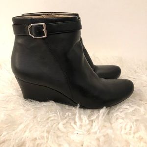 Naturalizer black booties